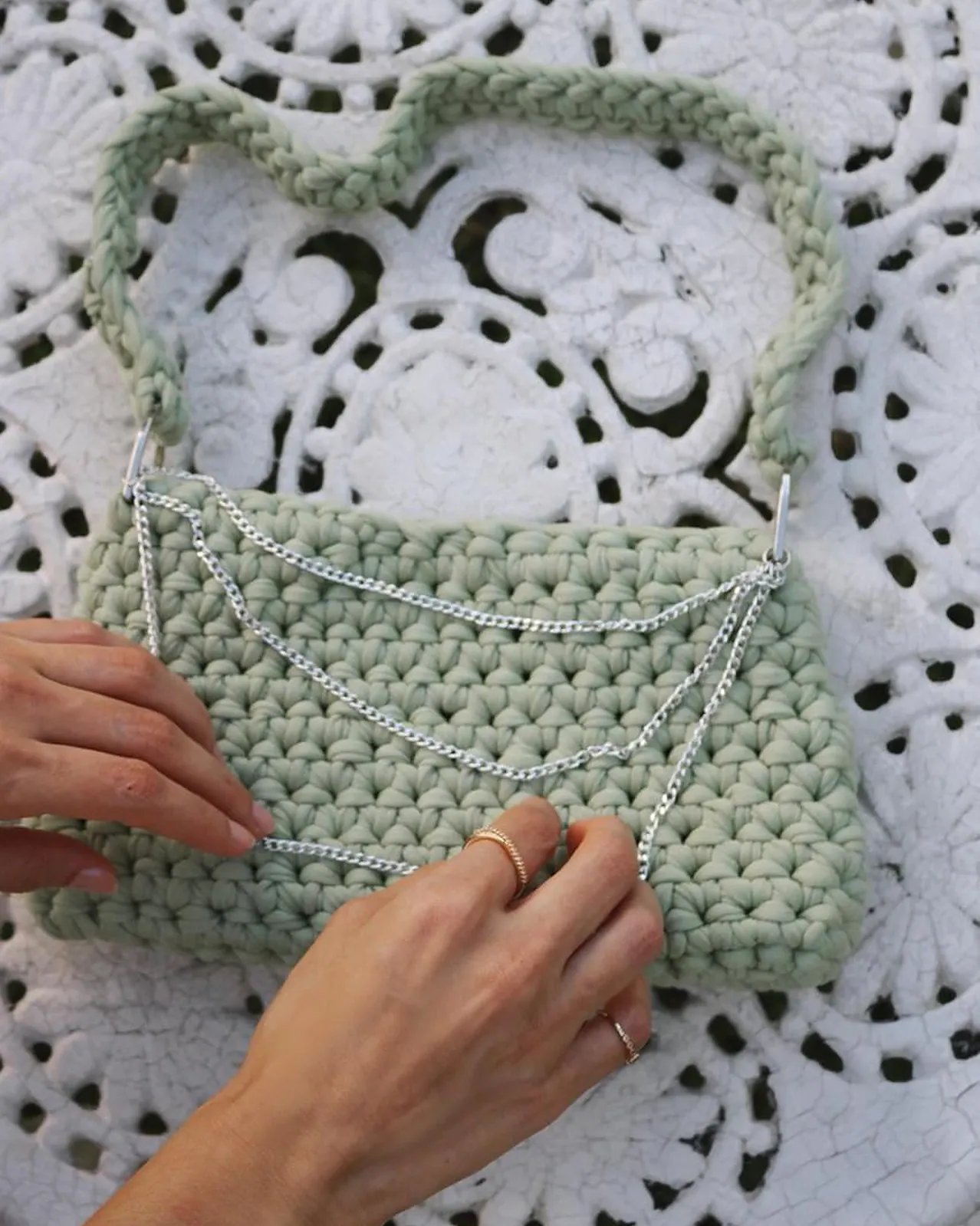 Bolsa de crochê Pontilhar